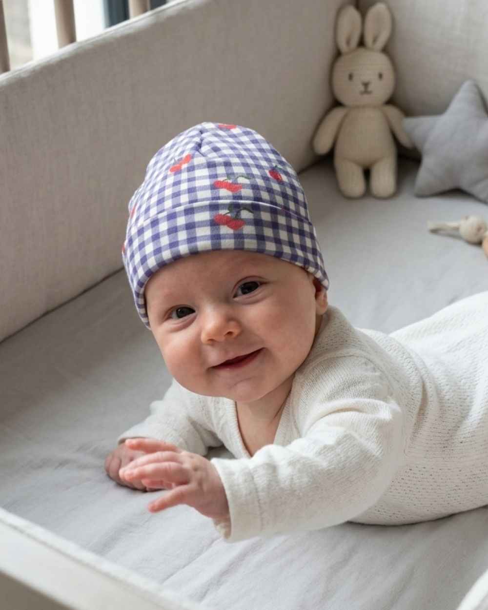 Mutsje met Gingham Cherries